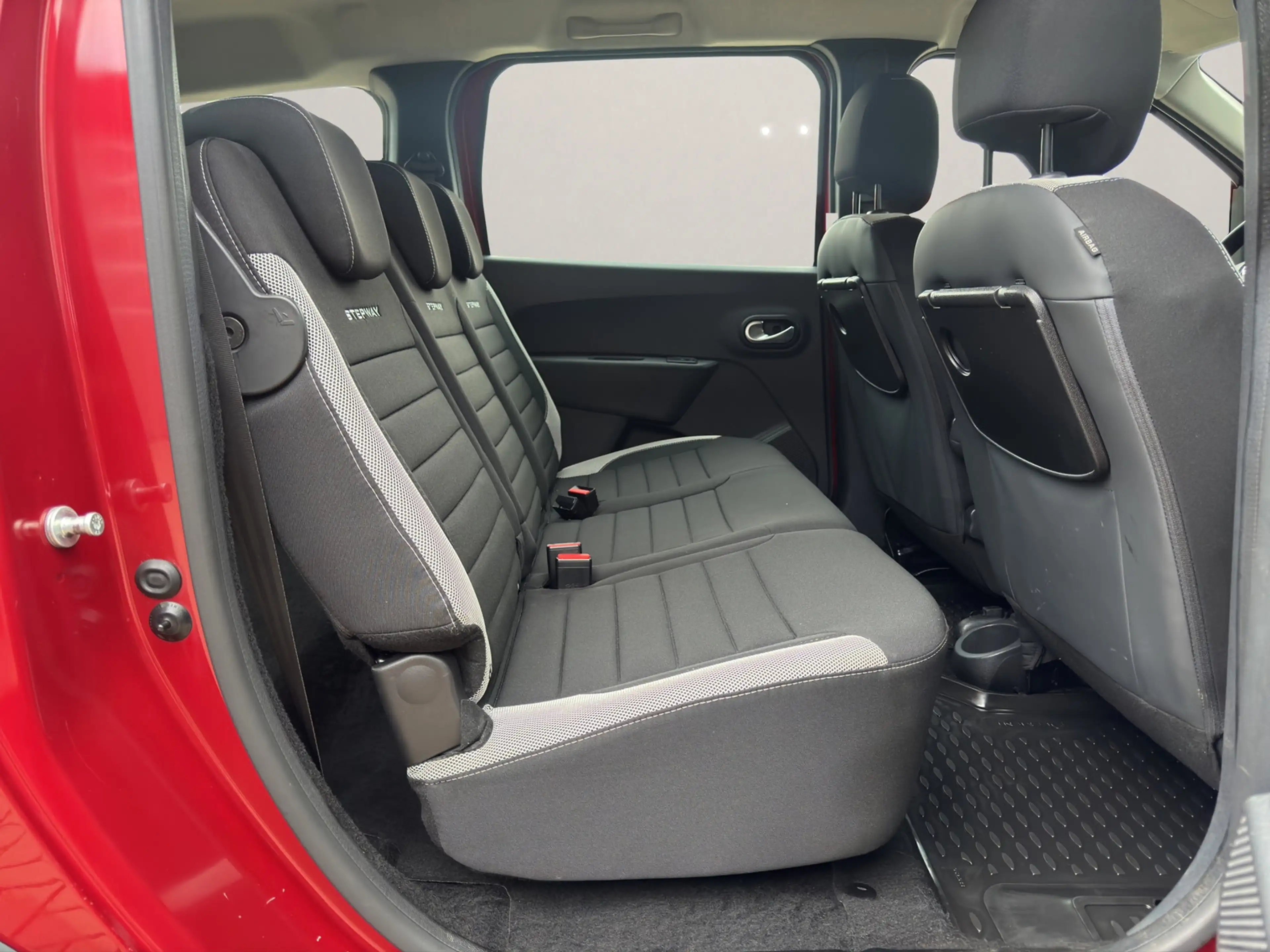 Dacia Lodgy Stepway Pro~1,3 Ltr. - 96 kW TCE KAT~R-KAMERA~131 — photo 15
