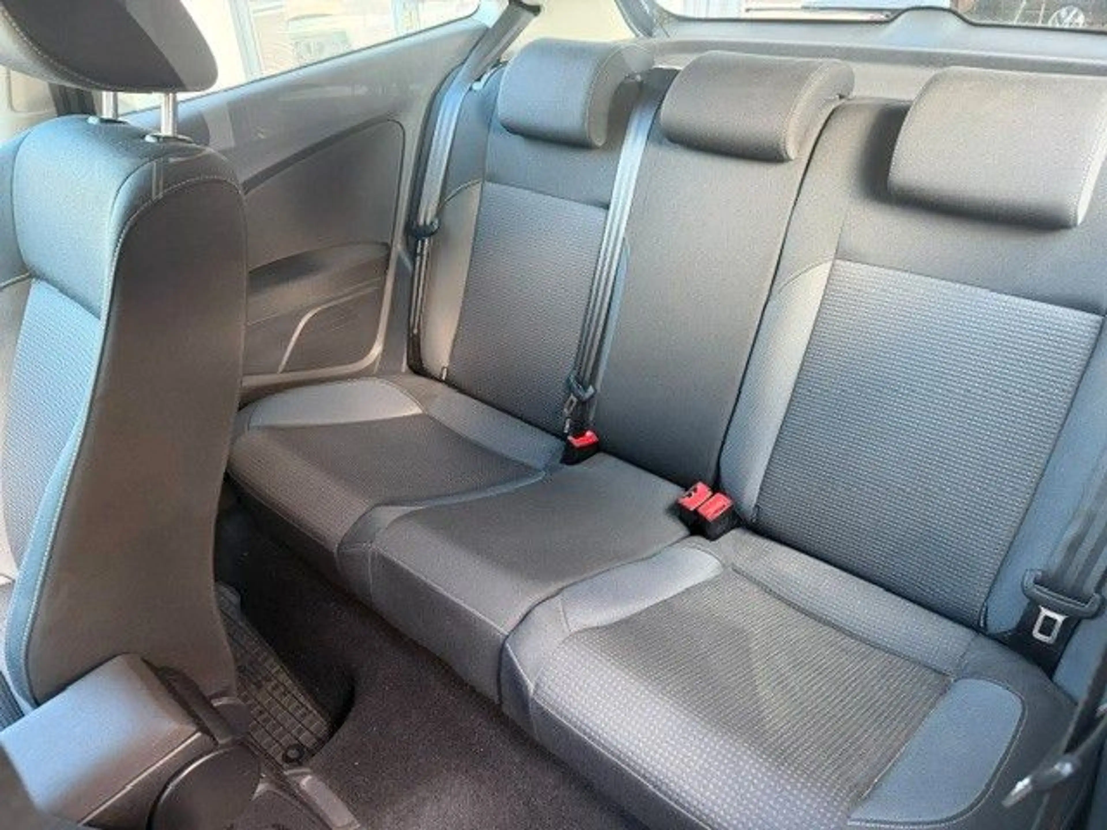 Volkswagen Polo V Team 1.Hd Klima — photo 14