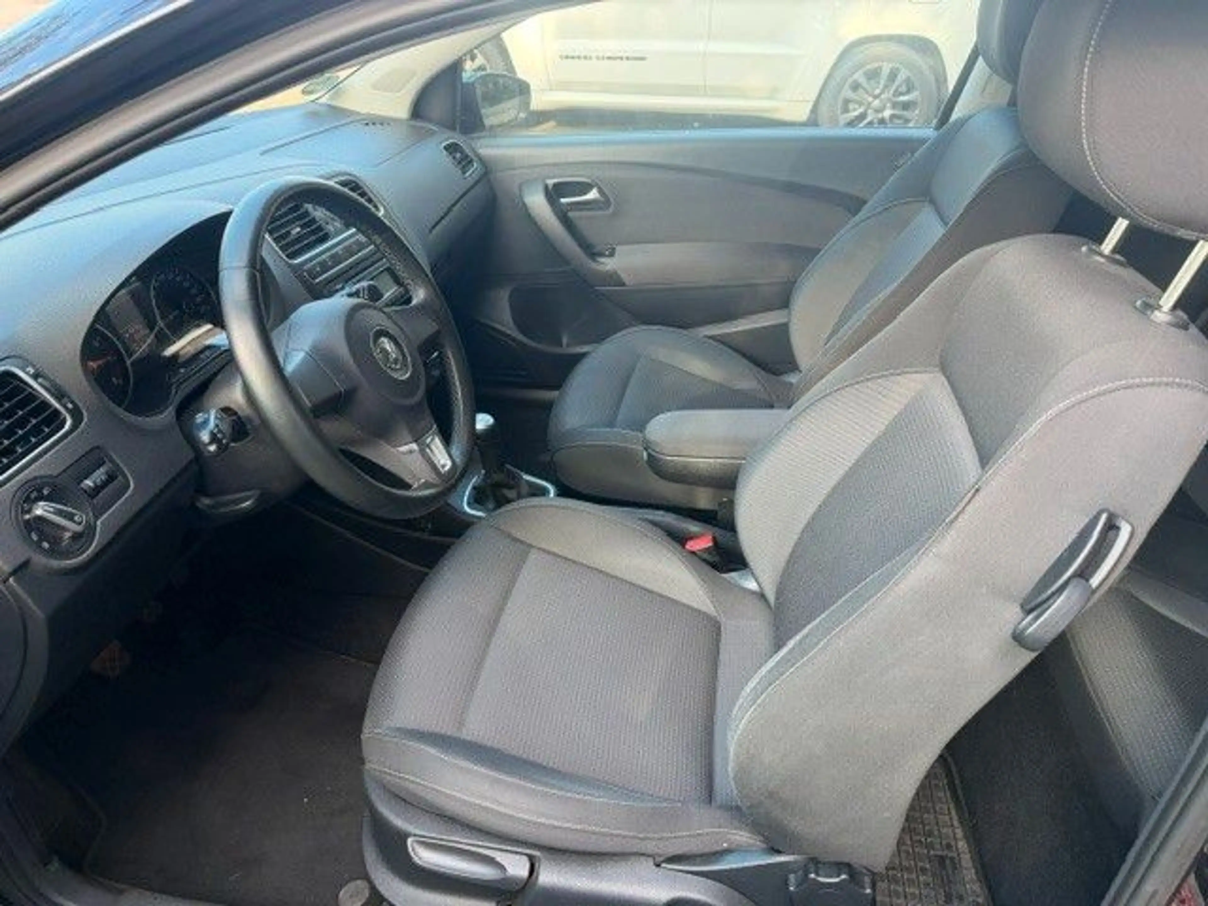 Volkswagen Polo V Team 1.Hd Klima — photo 10