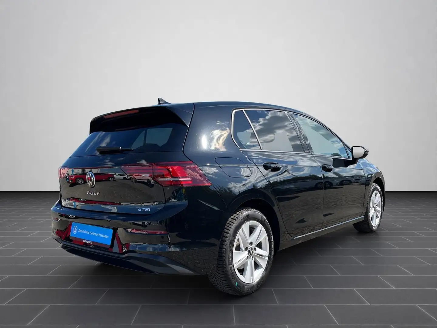 Volkswagen Golf VIII 1.5 eTSI *Life* DSG LED Navi SHZ Kamer Schwarz - 2