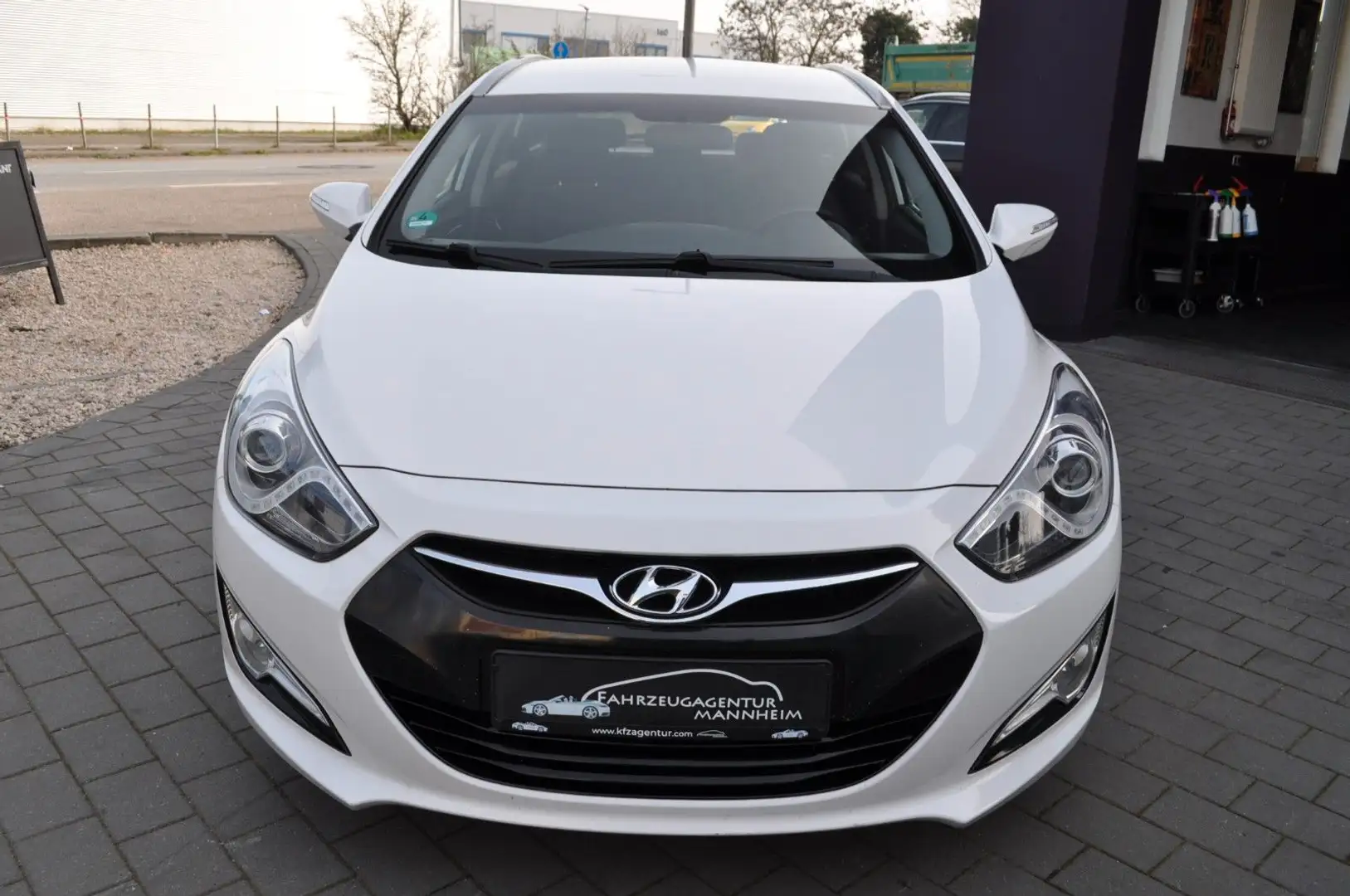Hyundai i40 cw 1.7 CRDi FIFA World Cup EDITION Automatic Weiß - 2