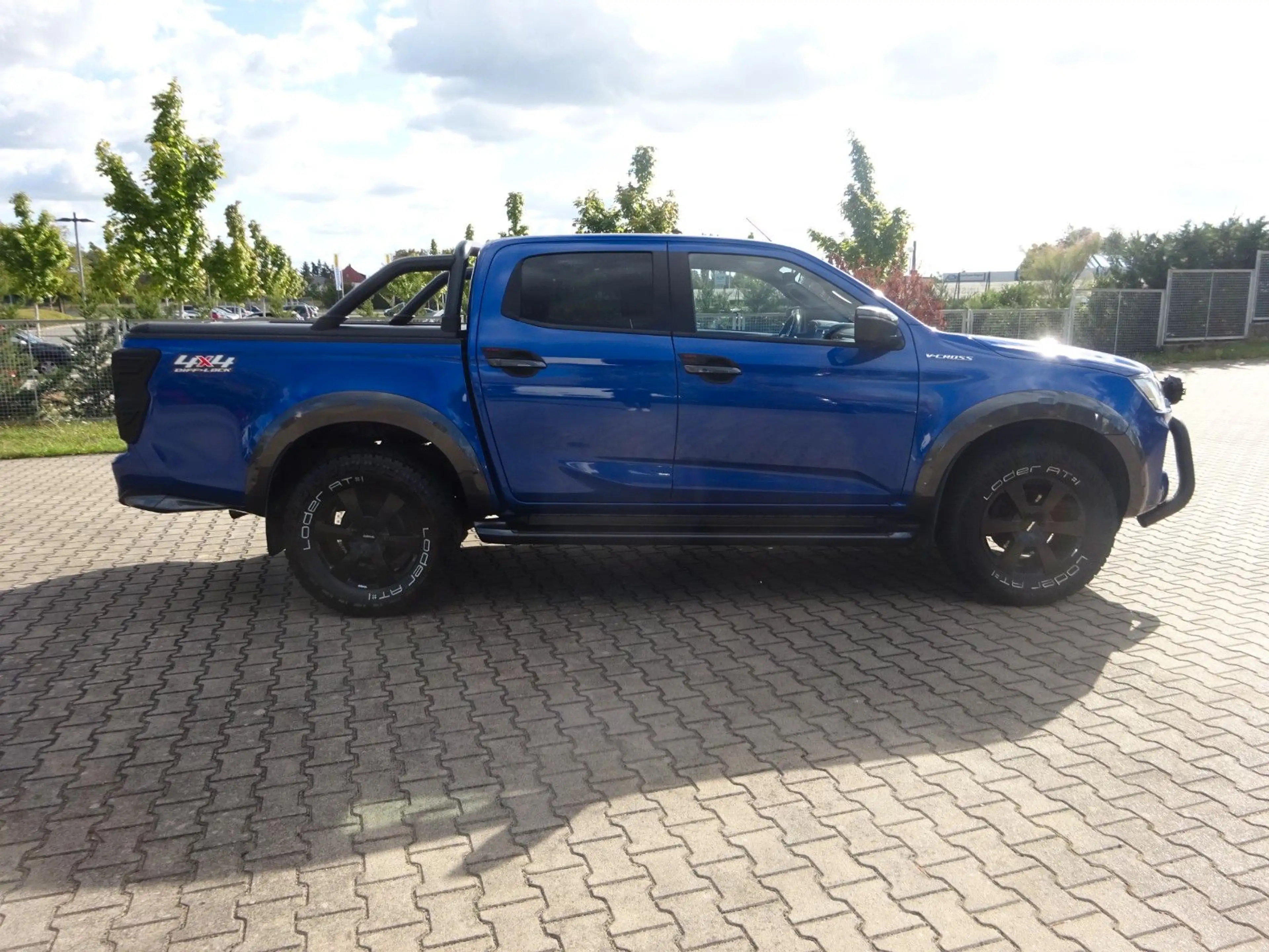 Isuzu D-Max Doka 163PS Autm. 4WD V-CROSS Rollo AHK — photo 6