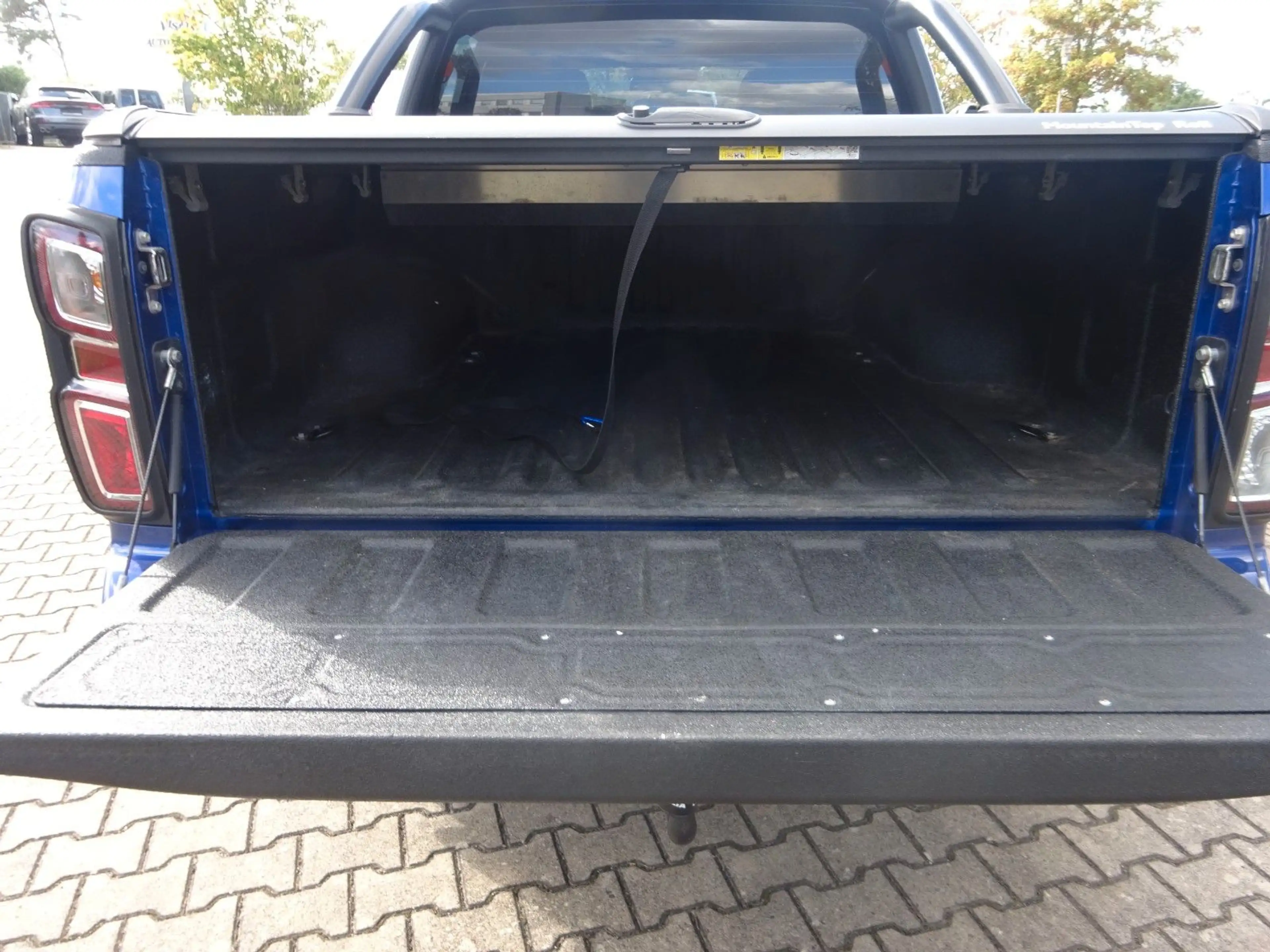 Isuzu D-Max Doka 163PS Autm. 4WD V-CROSS Rollo AHK — photo 12