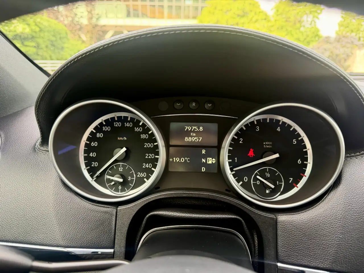 Mercedes-Benz GL-Class снимка Mercedes-Benz GL-Class