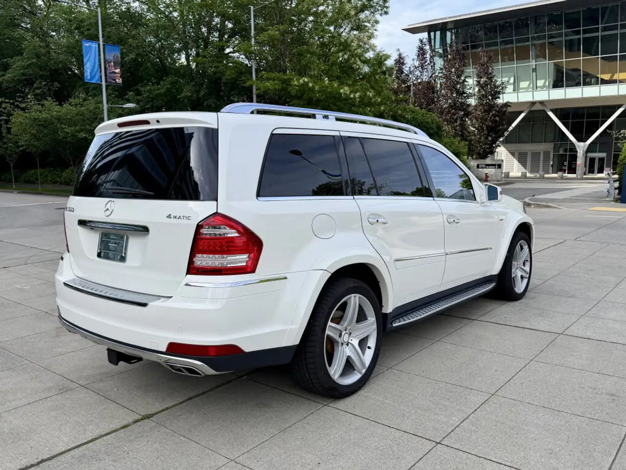 Mercedes-Benz GL-Class снимка Mercedes-Benz GL-Class