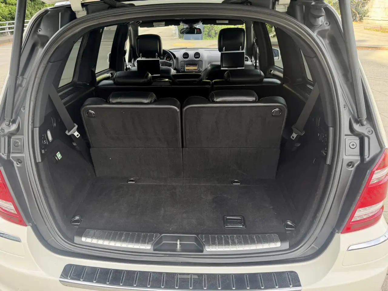 Mercedes-Benz GL-Class снимка Mercedes-Benz GL-Class