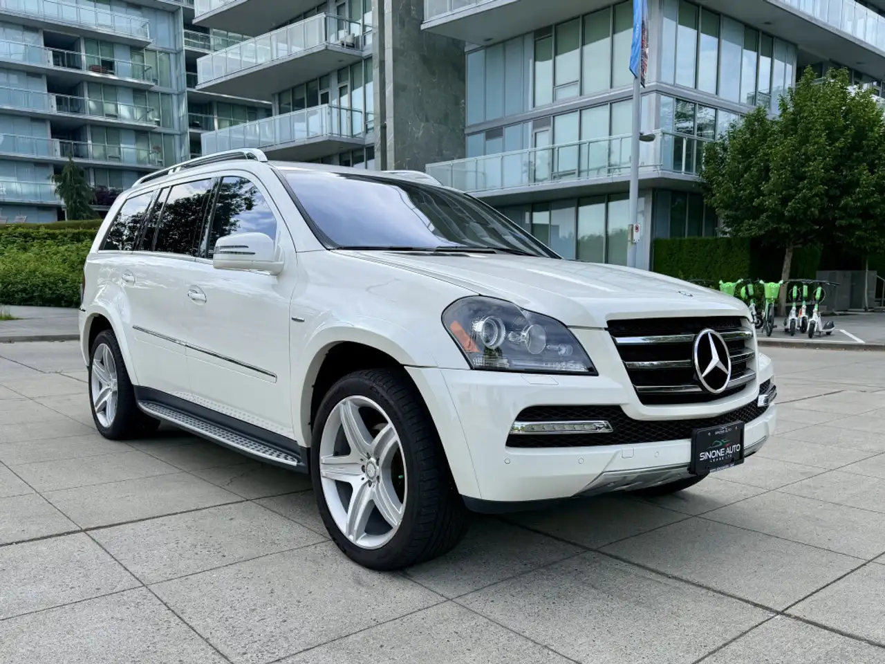 Mercedes-Benz GL-Class снимка Mercedes-Benz GL-Class