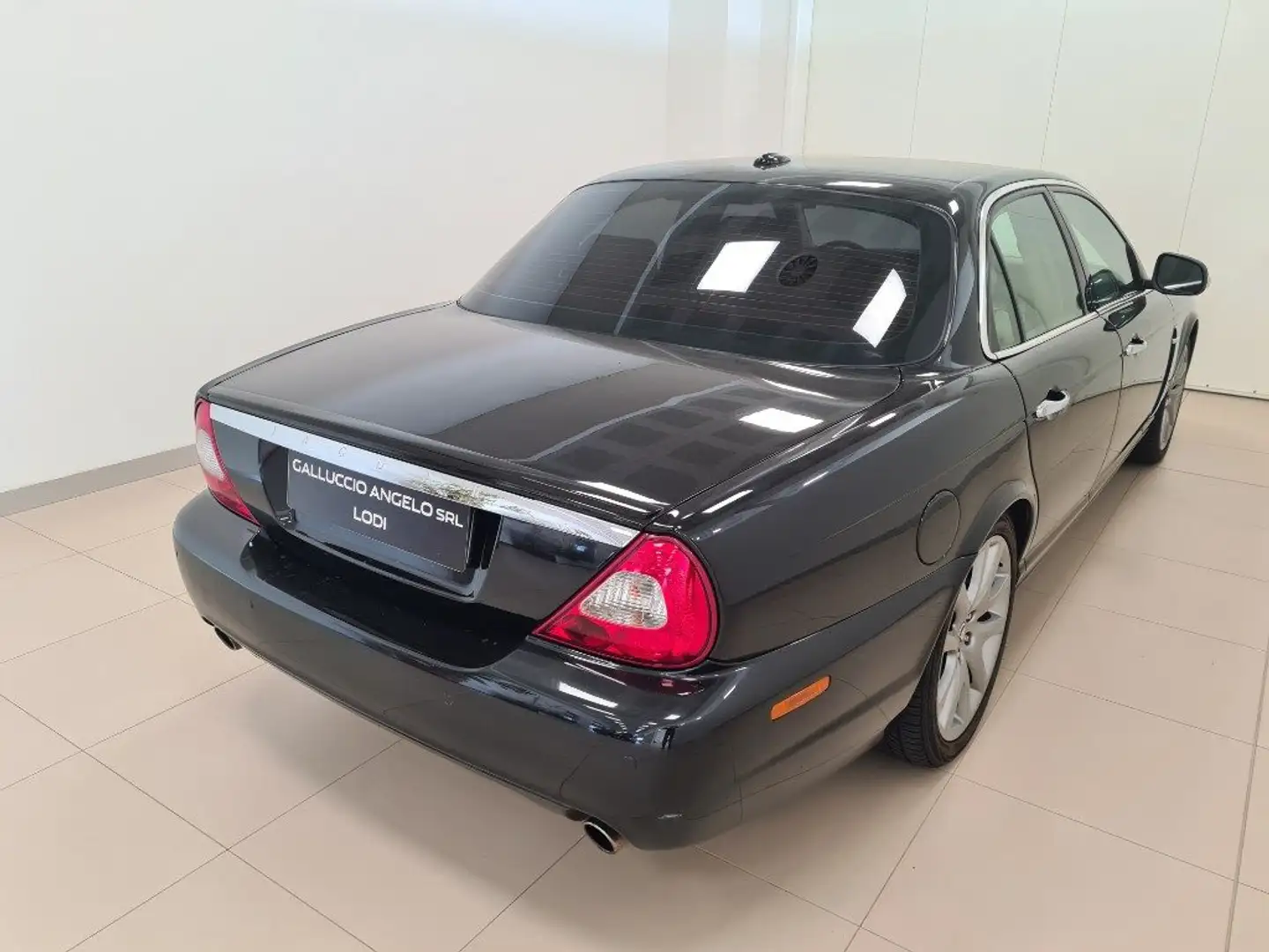 Jaguar XJ 2.7 D V6 cat Sovereign Nero - 2