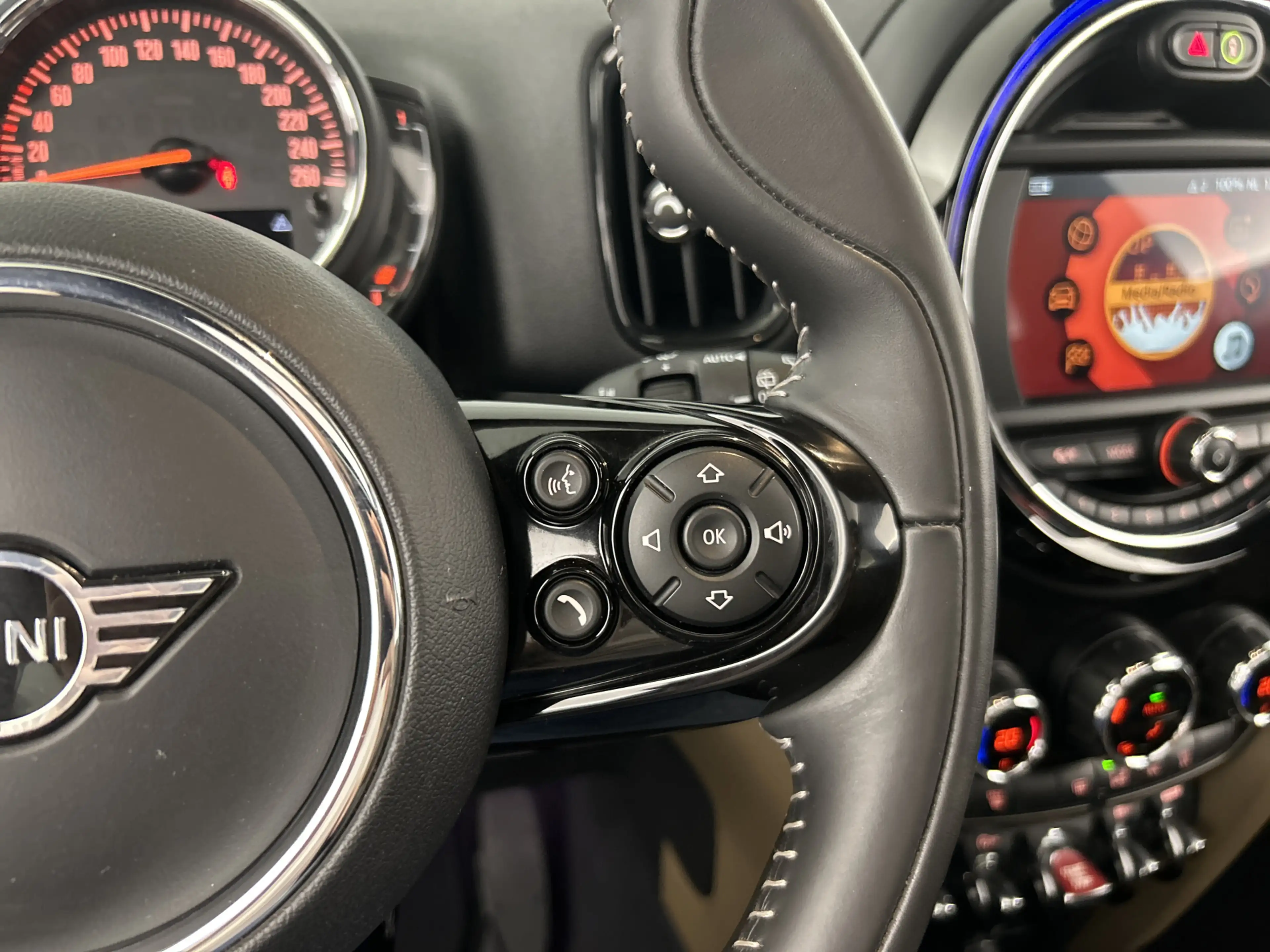 MINI Cooper Countryman 1.5 Aut. Longstone Black-Ed Pano-dak/Leder/Camera — photo 12