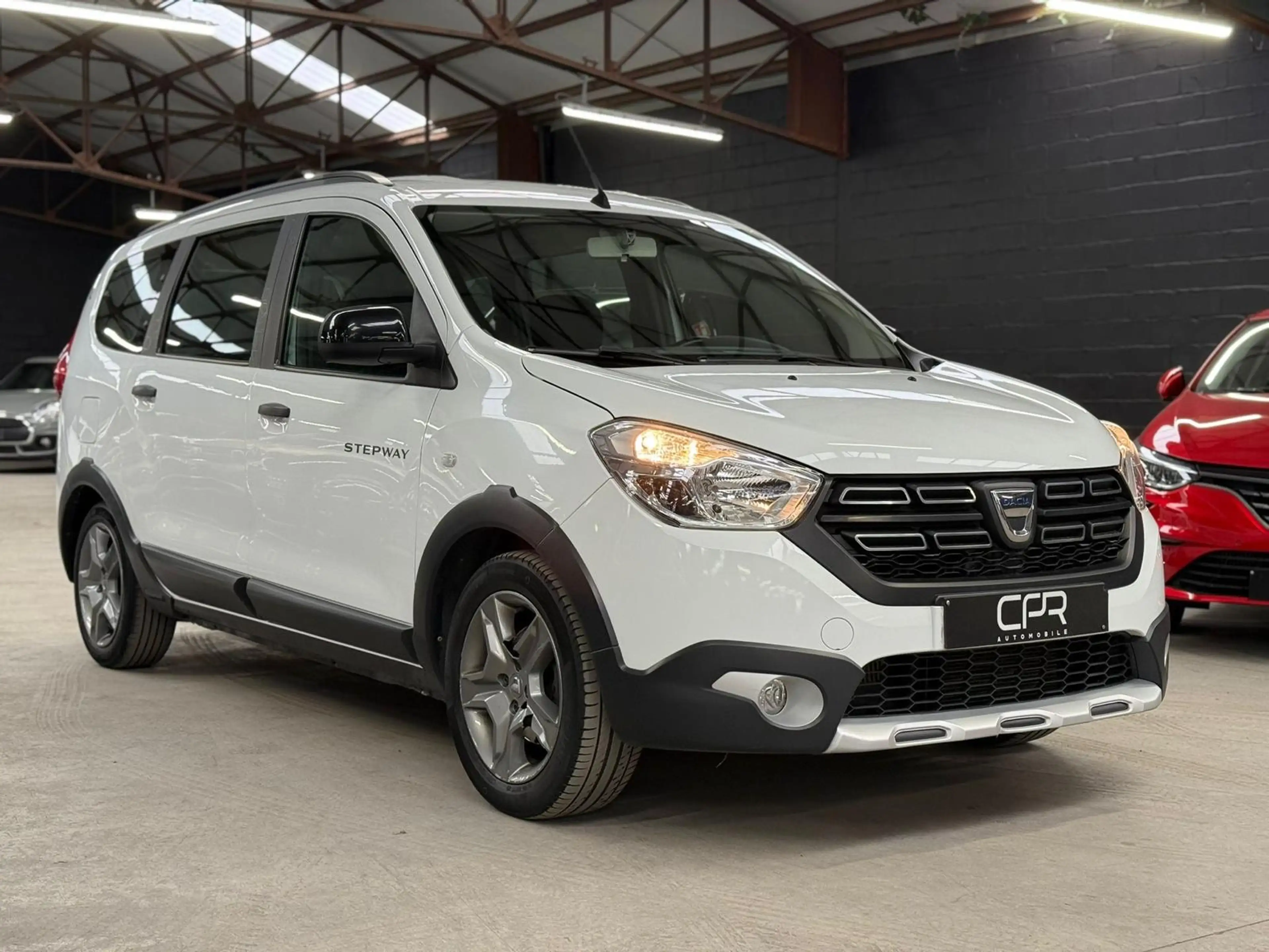 Dacia Lodgy Stepway 1.3 * 1ER PROP * 7 PLACES * CAMERA * GPS — photo 3