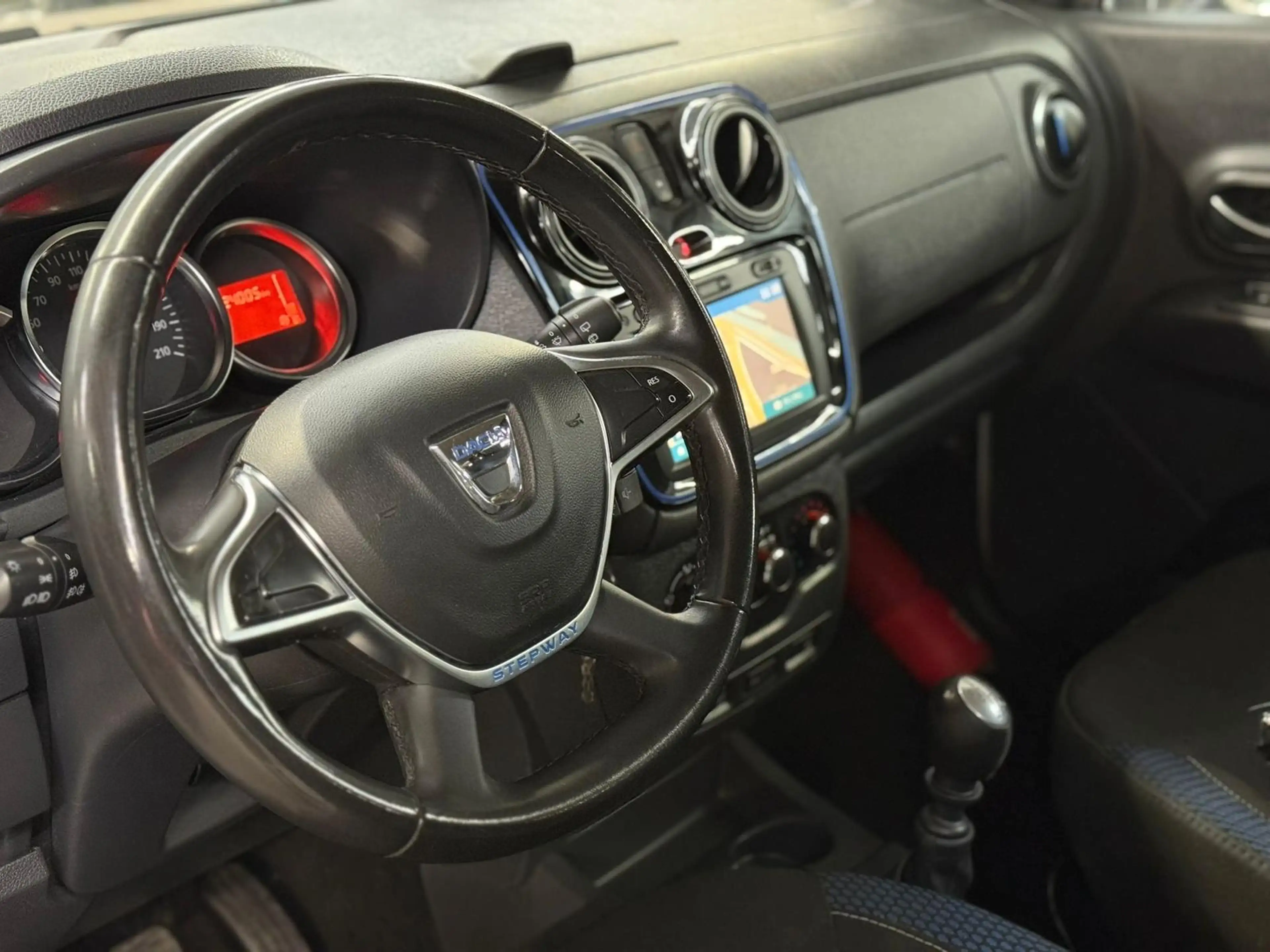 Dacia Lodgy Stepway 1.3 * 1ER PROP * 7 PLACES * CAMERA * GPS — photo 7