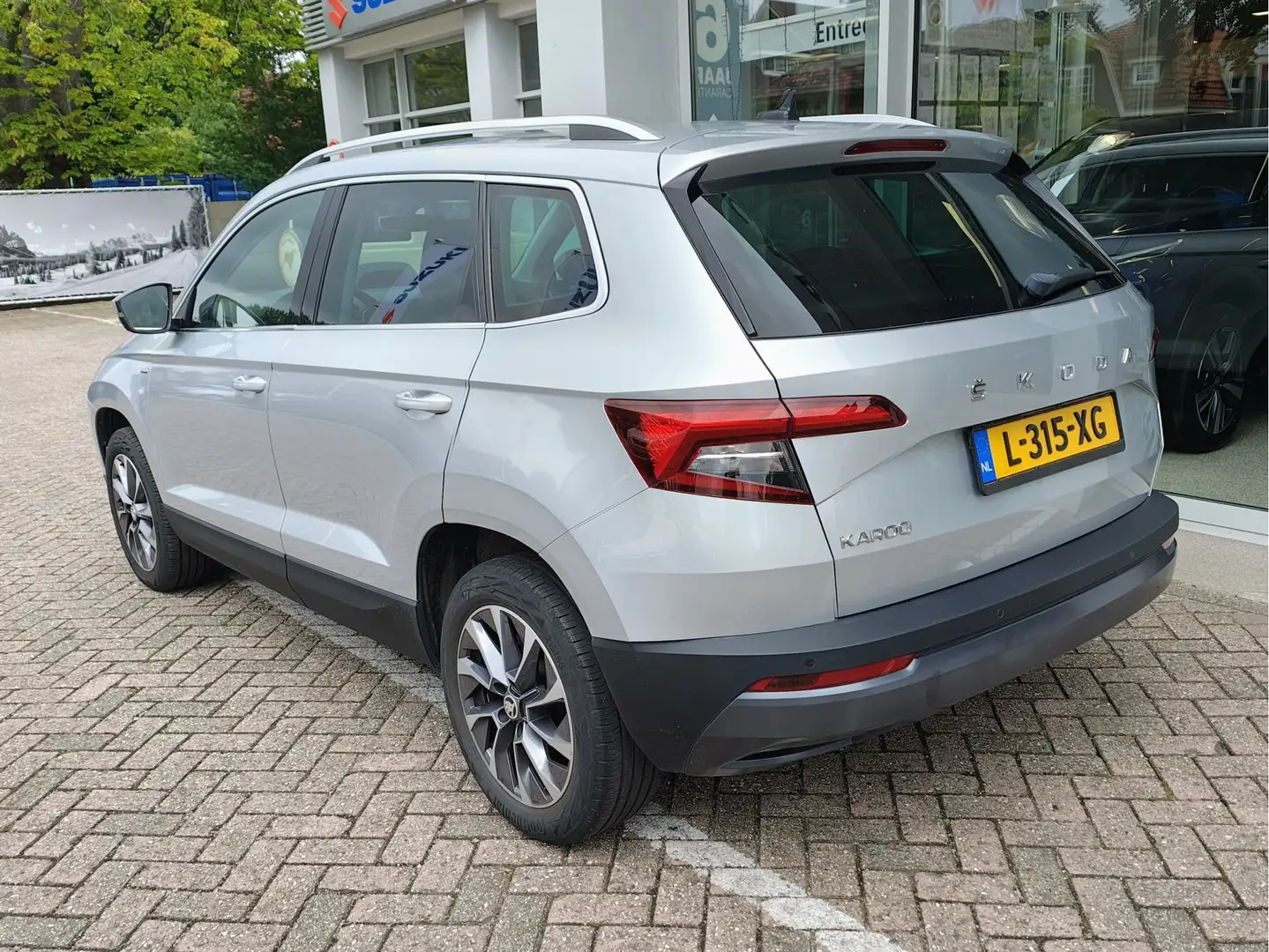 Skoda Karoq 1.5 TSI ACT STYLE AUTOMAAT Navi | Stoelverwarming Gris - 2