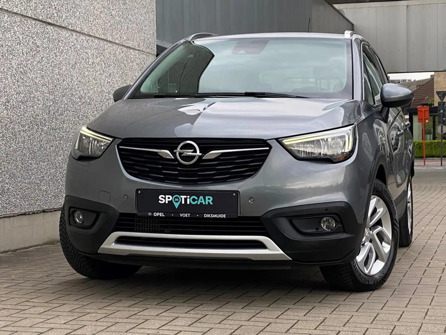 Opel Crossland X 1.5TD 102PK INNOVATION LEDER/GPS/CAMERA/TREKHAAK Grijs - 1