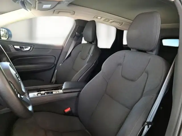 Volvo XC60 view 9