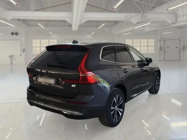 Volvo XC60 view 4