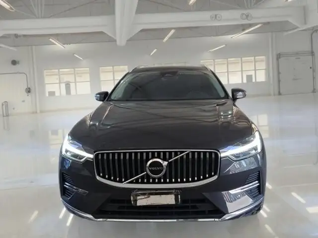 Volvo XC60 view 2