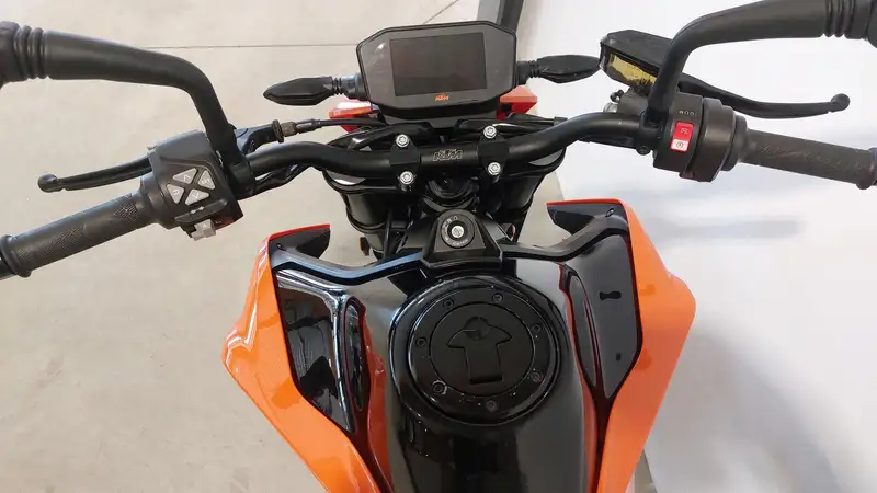 KTM 790 Duke - foto 8