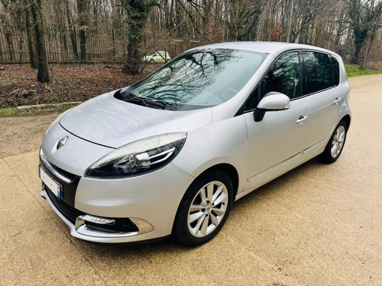 Renault Scenic SCENIC III 1.5 dCi 110ch energy Authenti