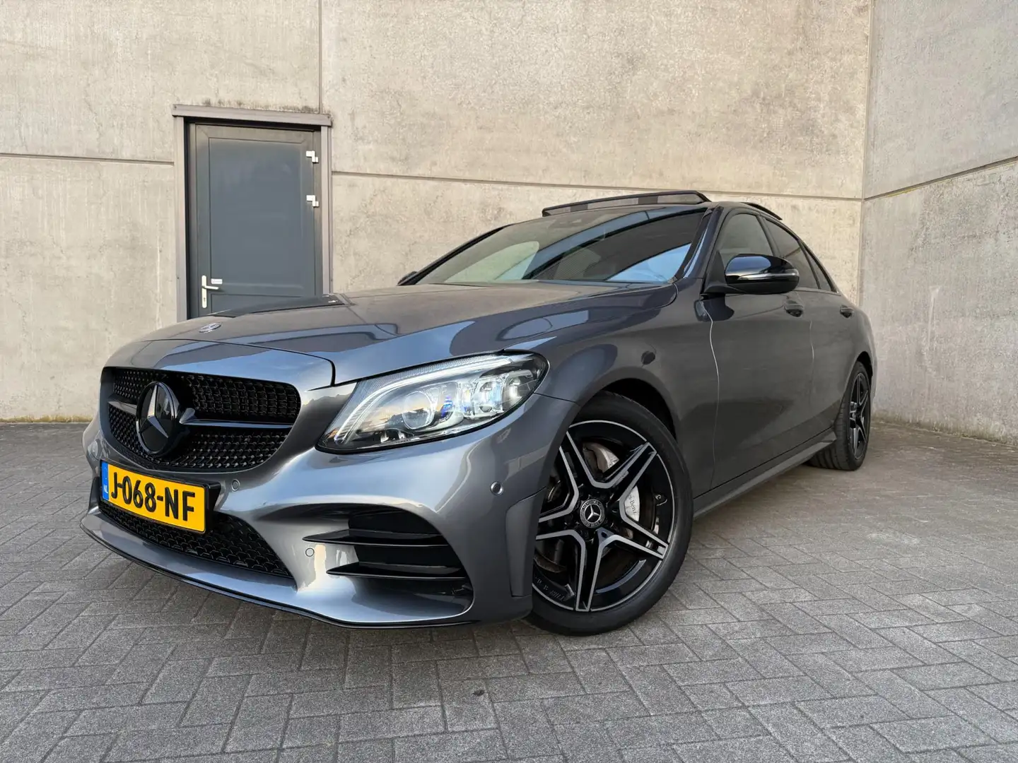 Mercedes-Benz C 180 Business Solution AMG, PANO, ORIGINEEL NL! Grijs - 2
