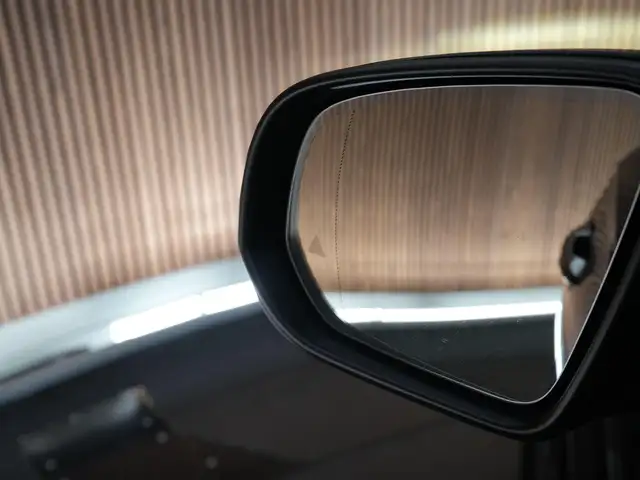 Mercedes-Benz Gle view 24