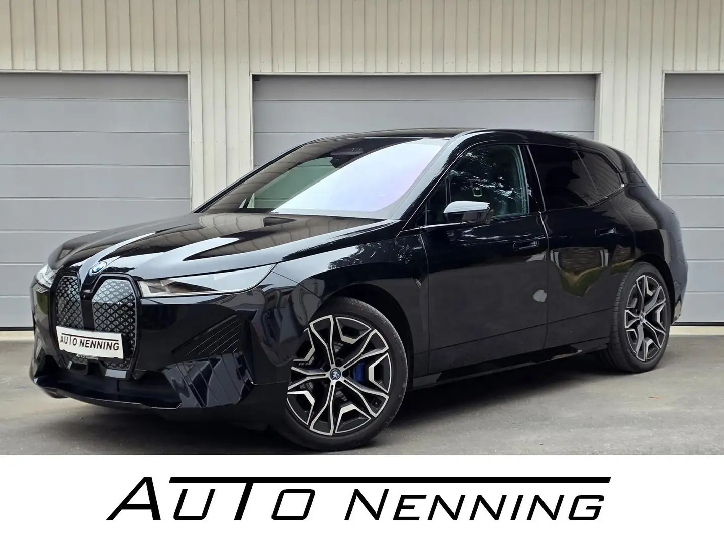 BMW iX 40 xDrive Sport SOH 96,2% AHK 22" harman/kar Laser Schwarz - 1