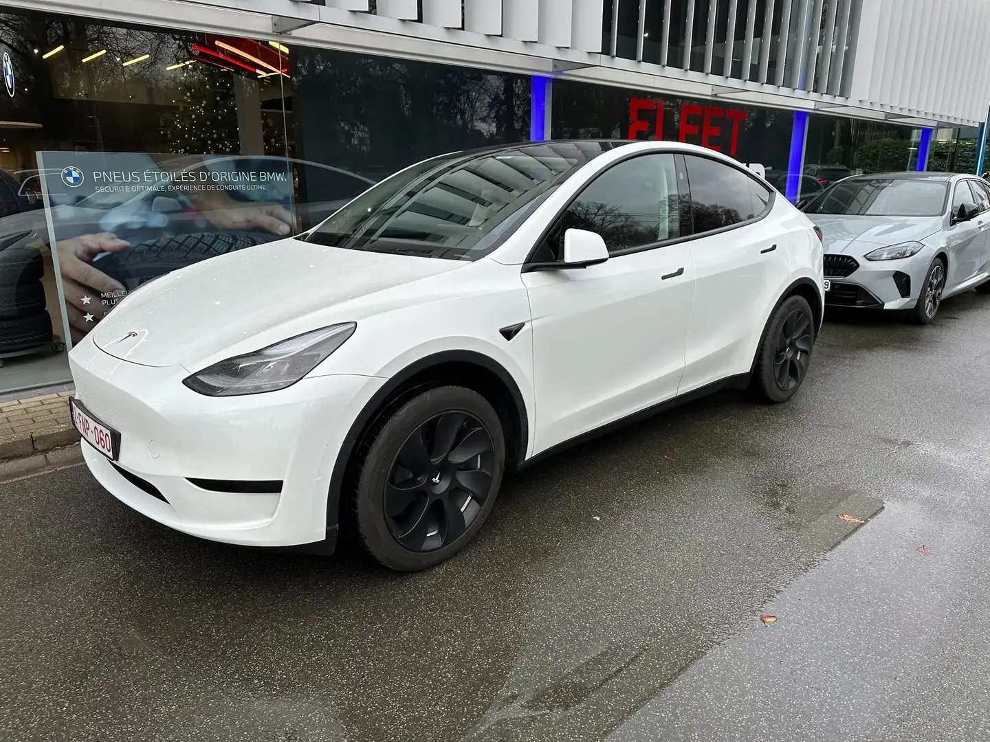 Tesla Model Y Blanc - 1