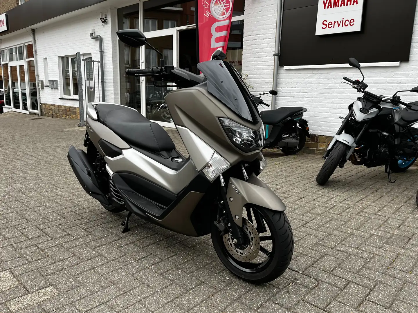 Yamaha NMAX 125 Gris - 2