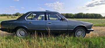 728i e23