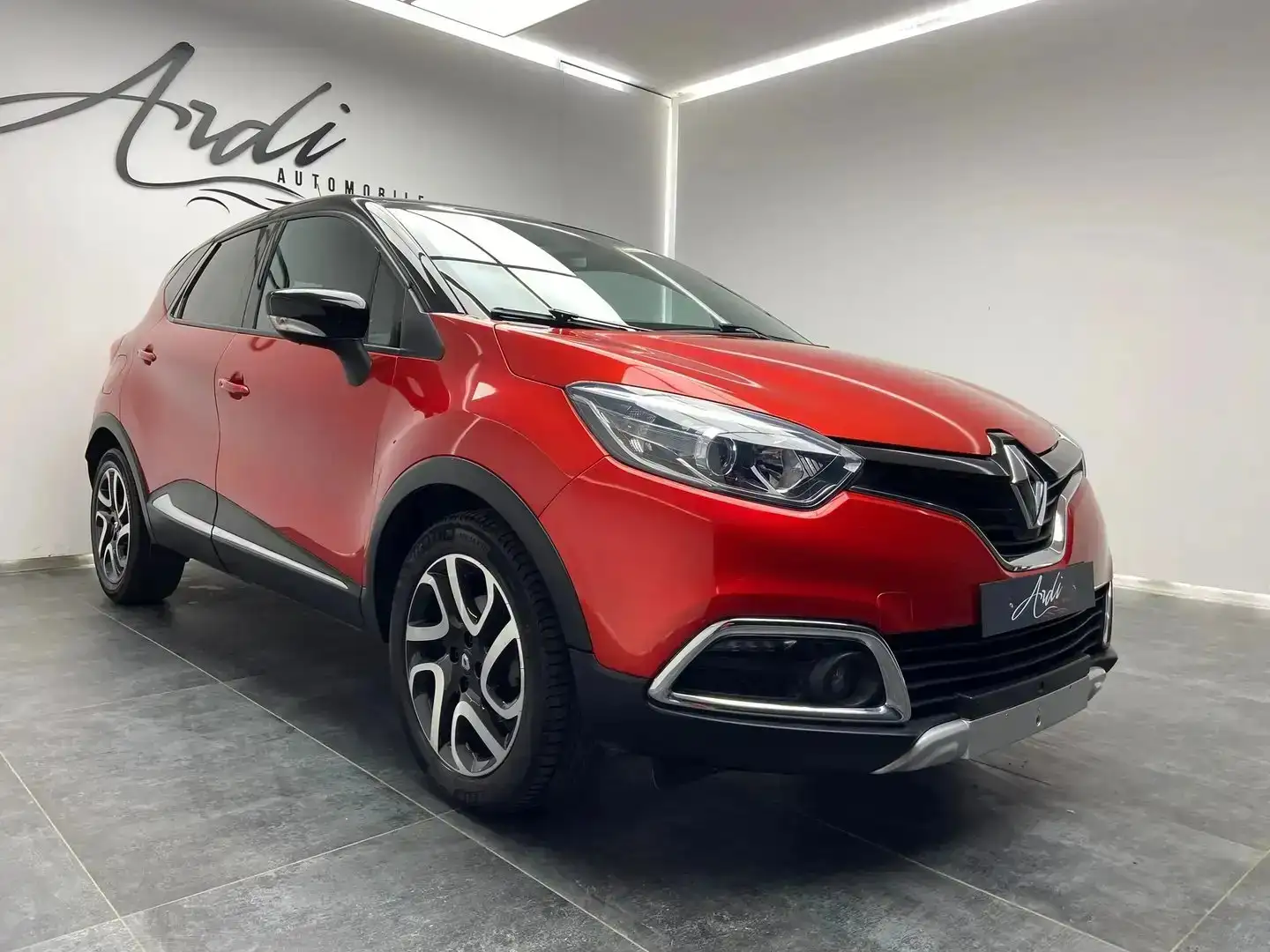 Renault Captur 1.5 dCi *GARANTIE 12 MOIS*1er PROPRIETAIRE* Rouge - 1
