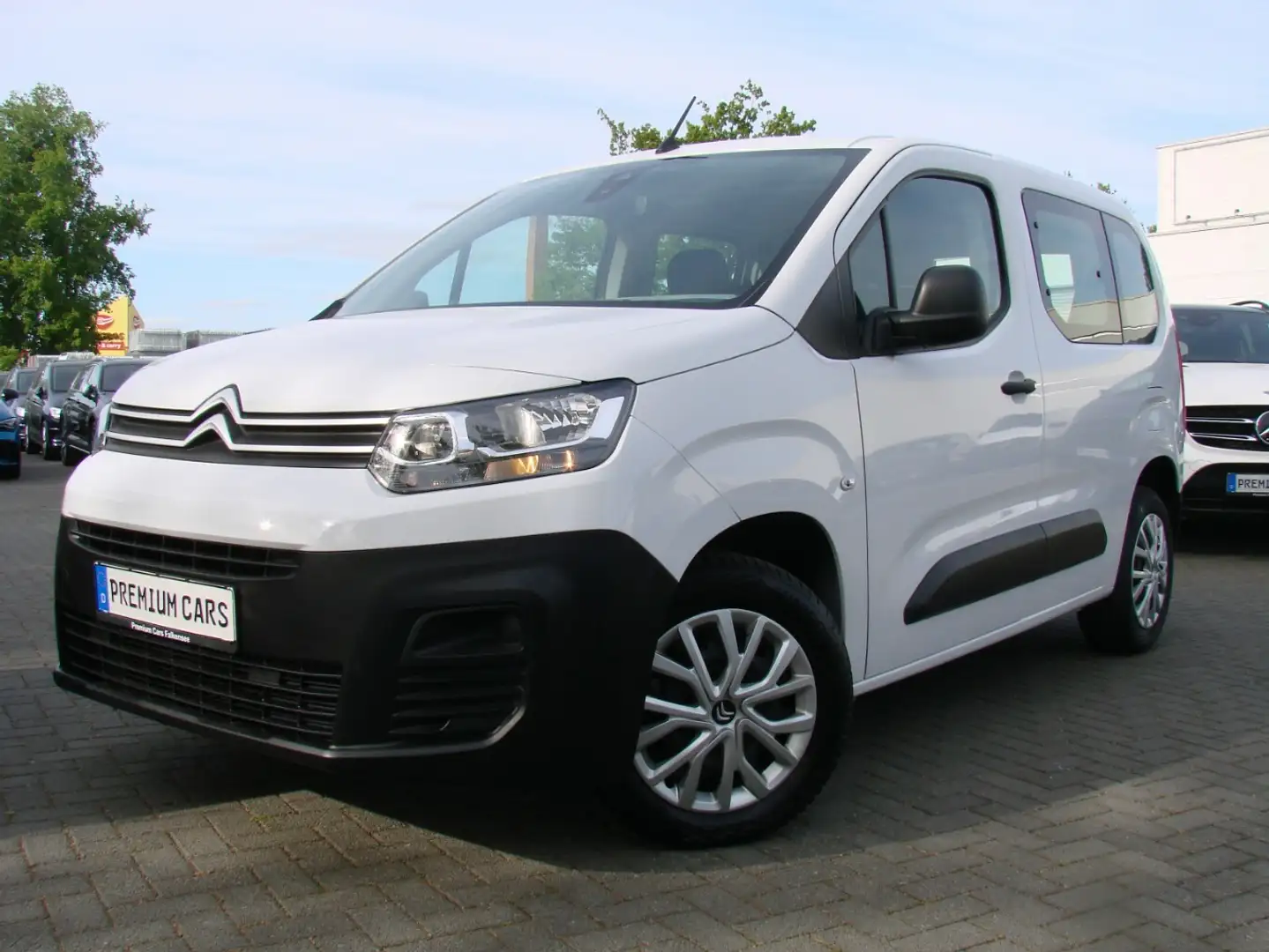 Citroen Berlingo 1.2PureTech 110 Live Pack M Klima Белый - 2
