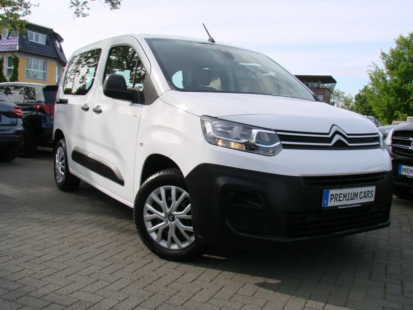 Citroen Berlingo 1.2PureTech 110 Live Pack M Klima Белый - 1