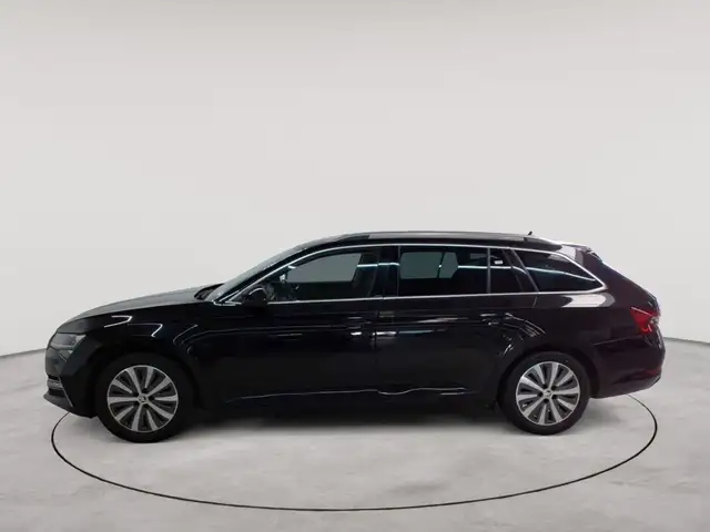 Skoda Superb view 6