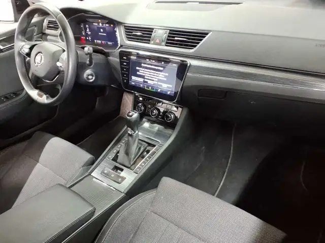 Skoda Superb view 9