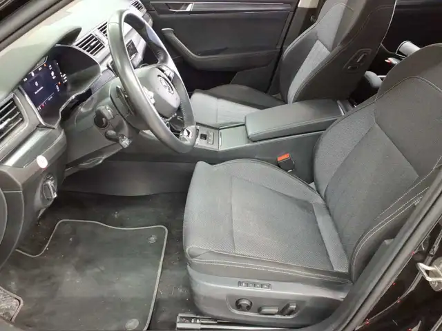 Skoda Superb view 7