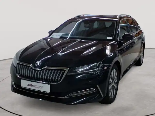 Skoda Superb view 2
