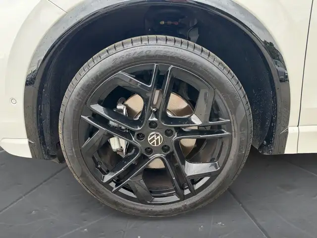 Volkswagen Tiguan view 15