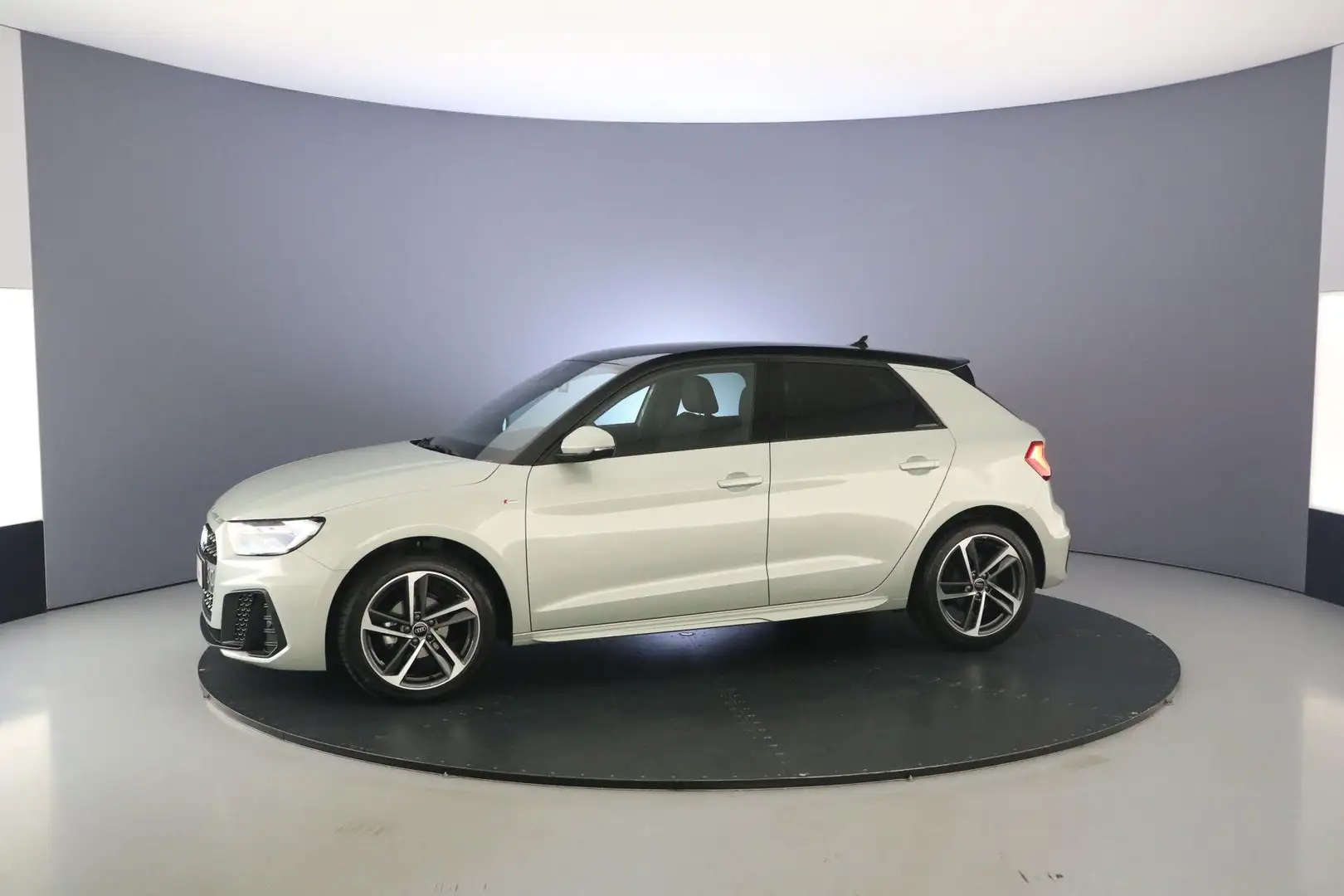Audi A1 Sportback 25 TFSI 95PK S edition | Adapt. Cruise | Zilver - 2