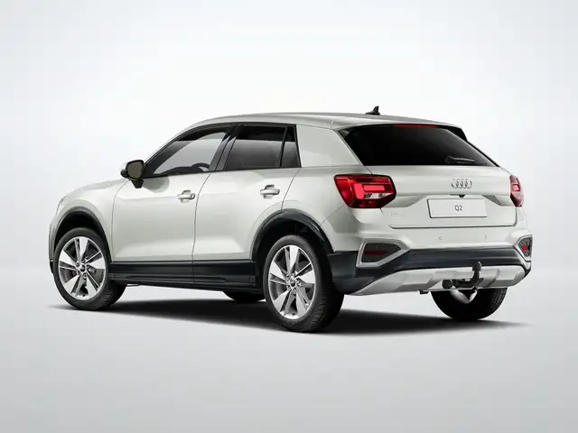 Audi Q2 view 5