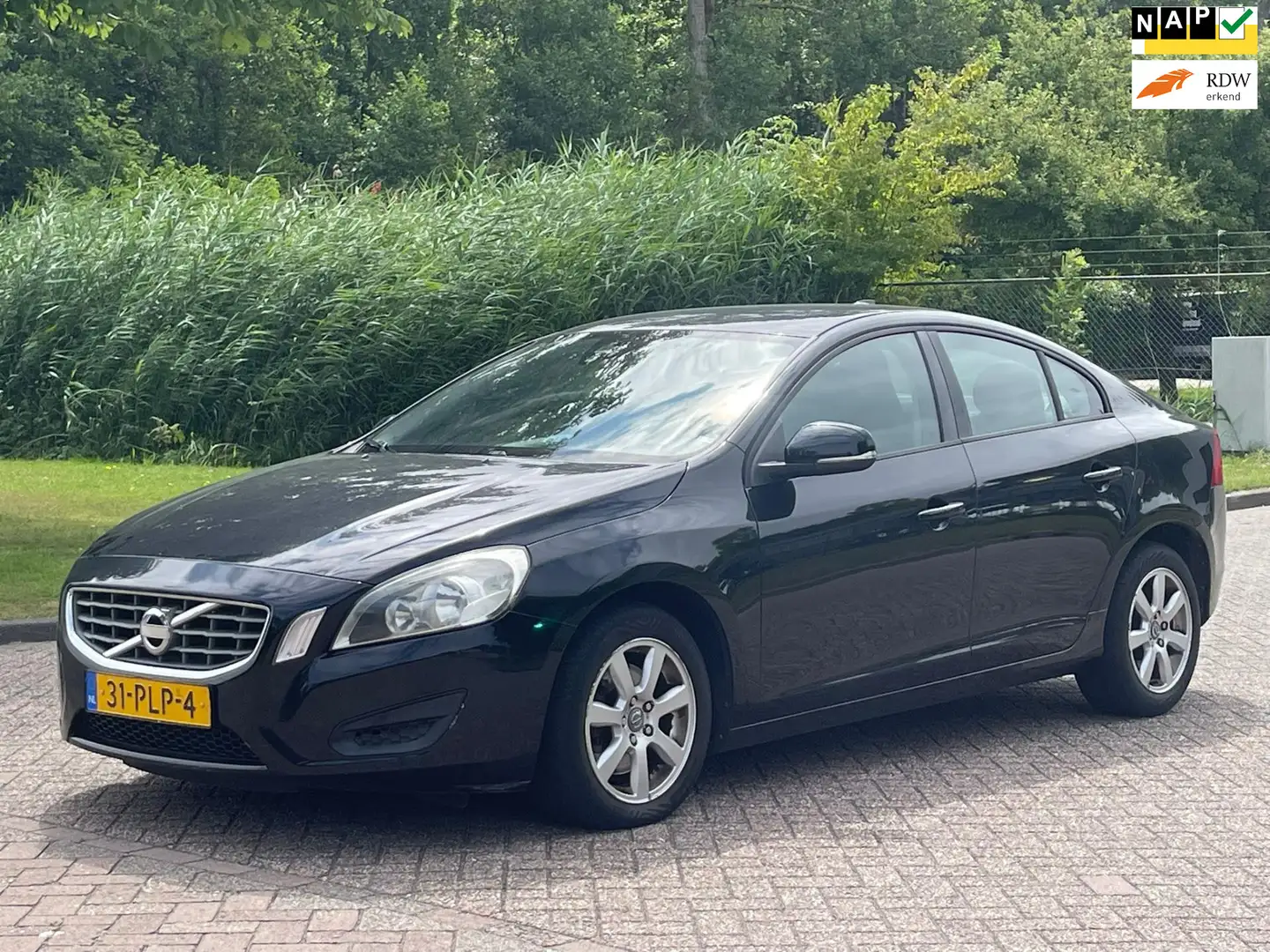 Volvo S60 1.6 T3 Kinetic/NIEUWE MOTOR GEPLAATS IN 2024 MET 9 Zwart - 1