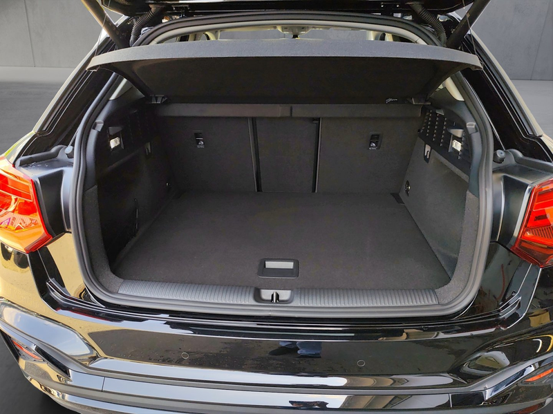 Audi Q2 35 TFSI S line — photo 14