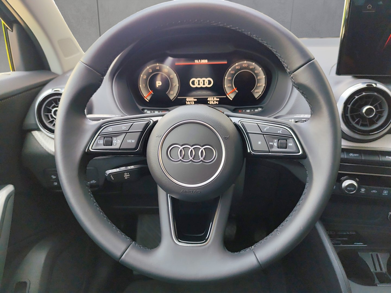 Audi Q2 35 TFSI S line — photo 8