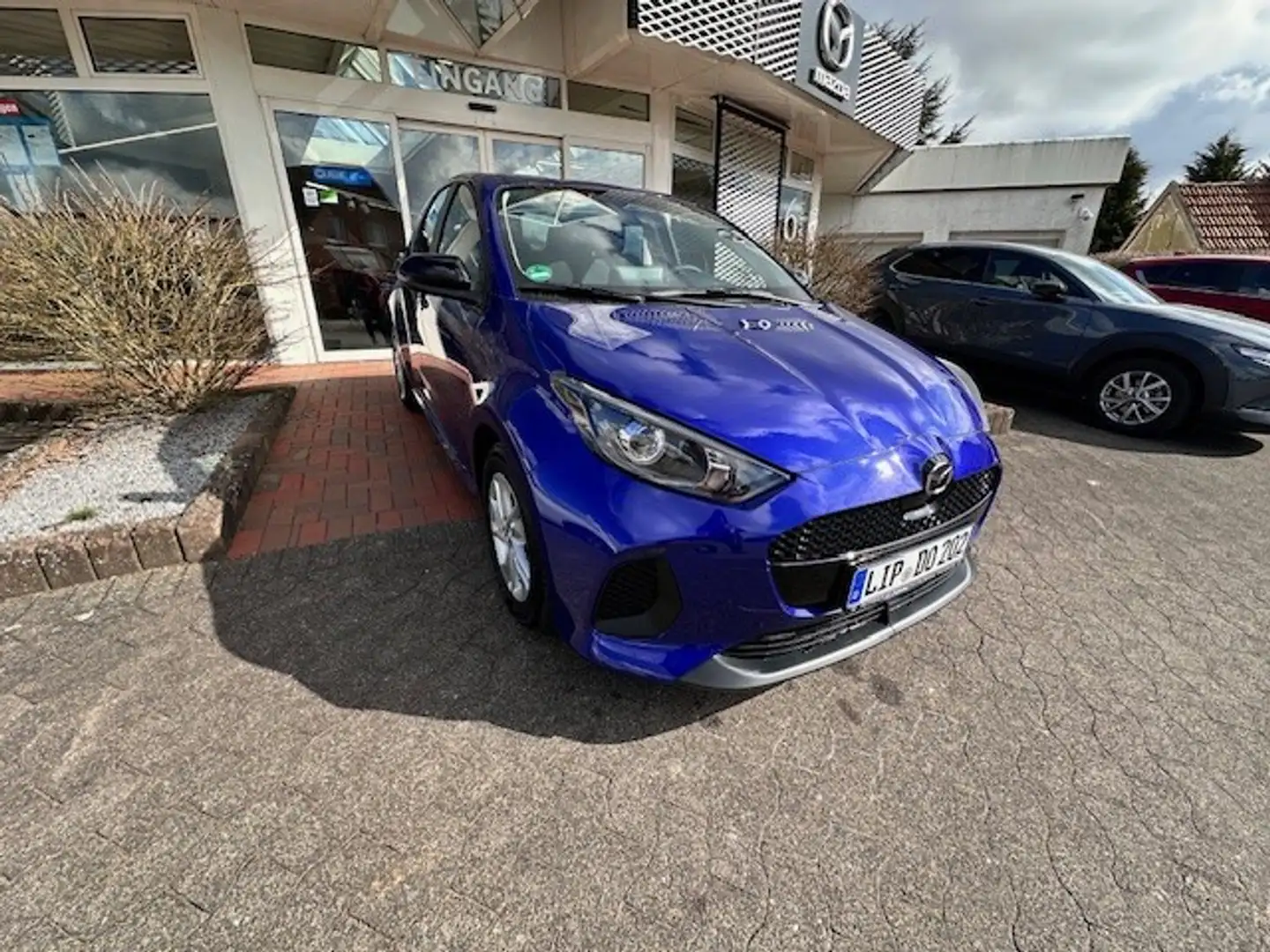 Mazda 2 Hybrid 1.5L VVT-i 116 PS e-CVT FWD CENTRE-LINE Bleu - 1