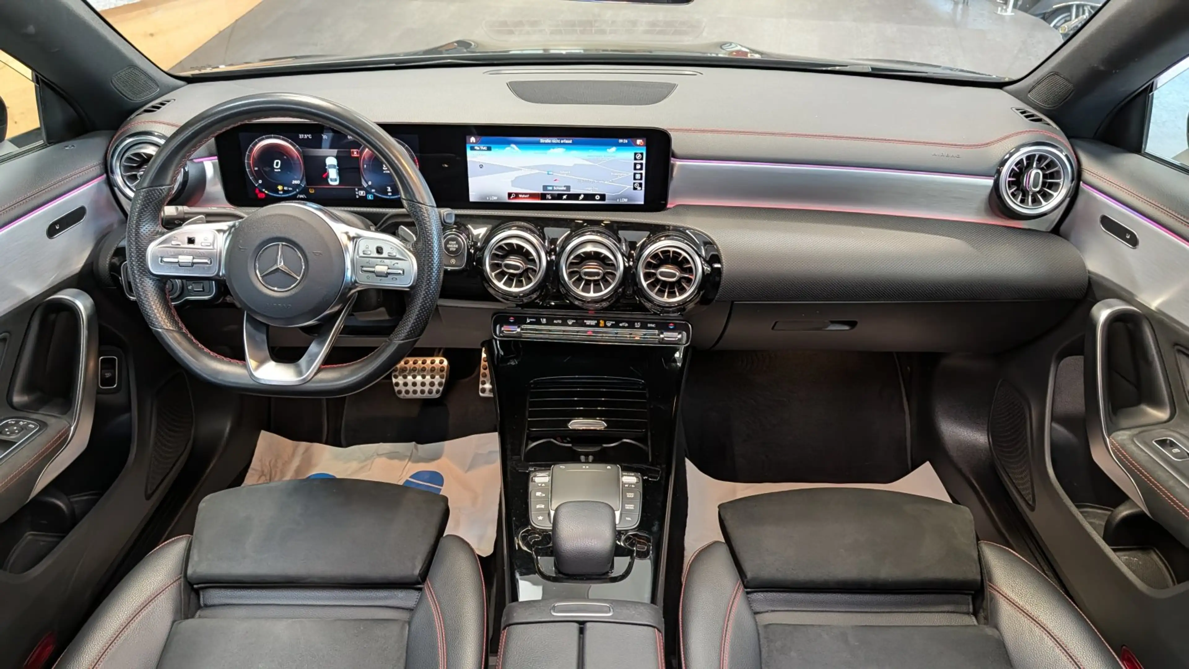 Mercedes-Benz CLA 180 d AMG-Paket Aut. *Pano*Kamera*Spiegel-Paket* — photo 10
