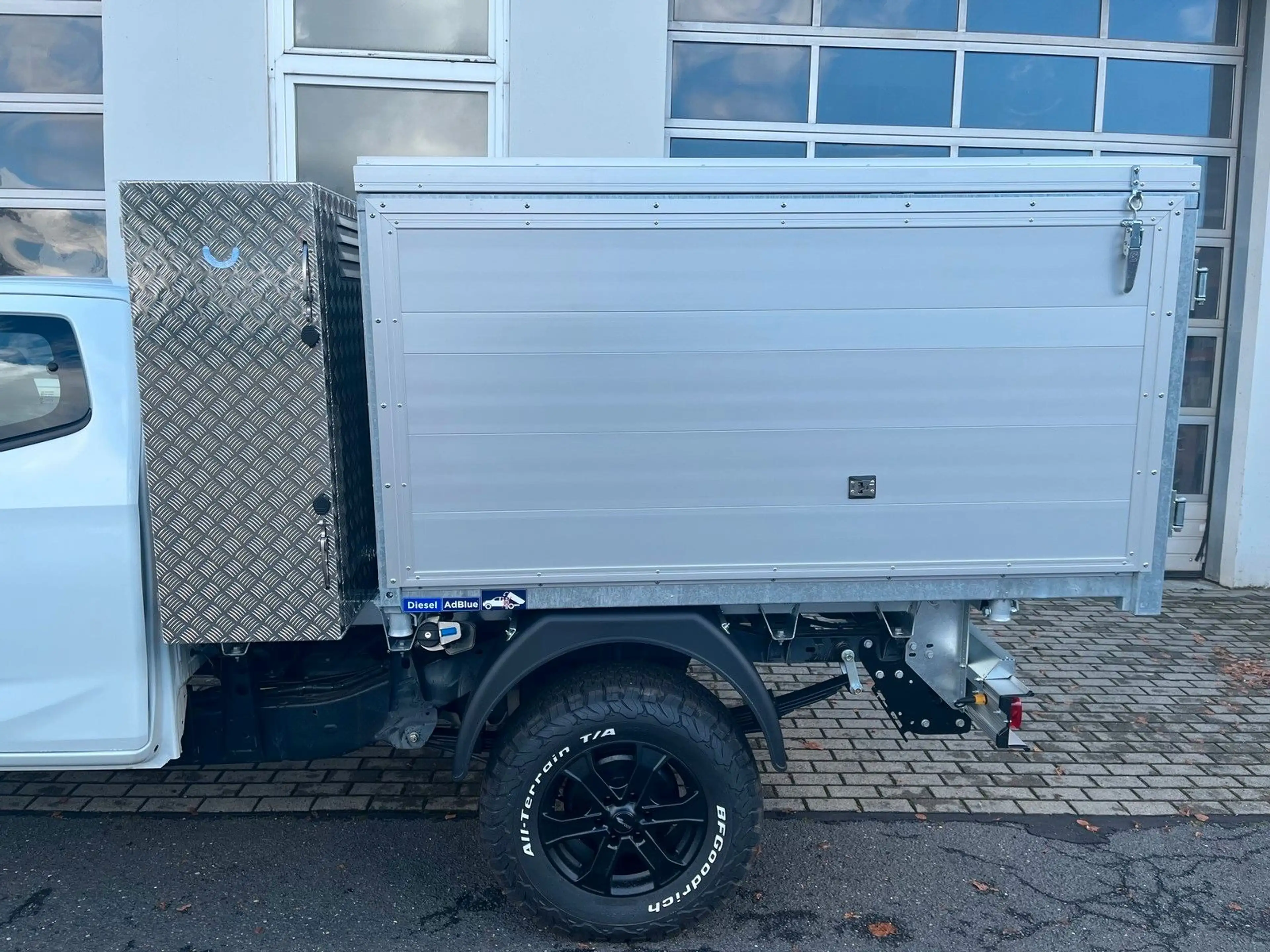 Isuzu D-Max BIG-MAX Space Cab LS AT + Häcksel +SOFORT+ — photo 3
