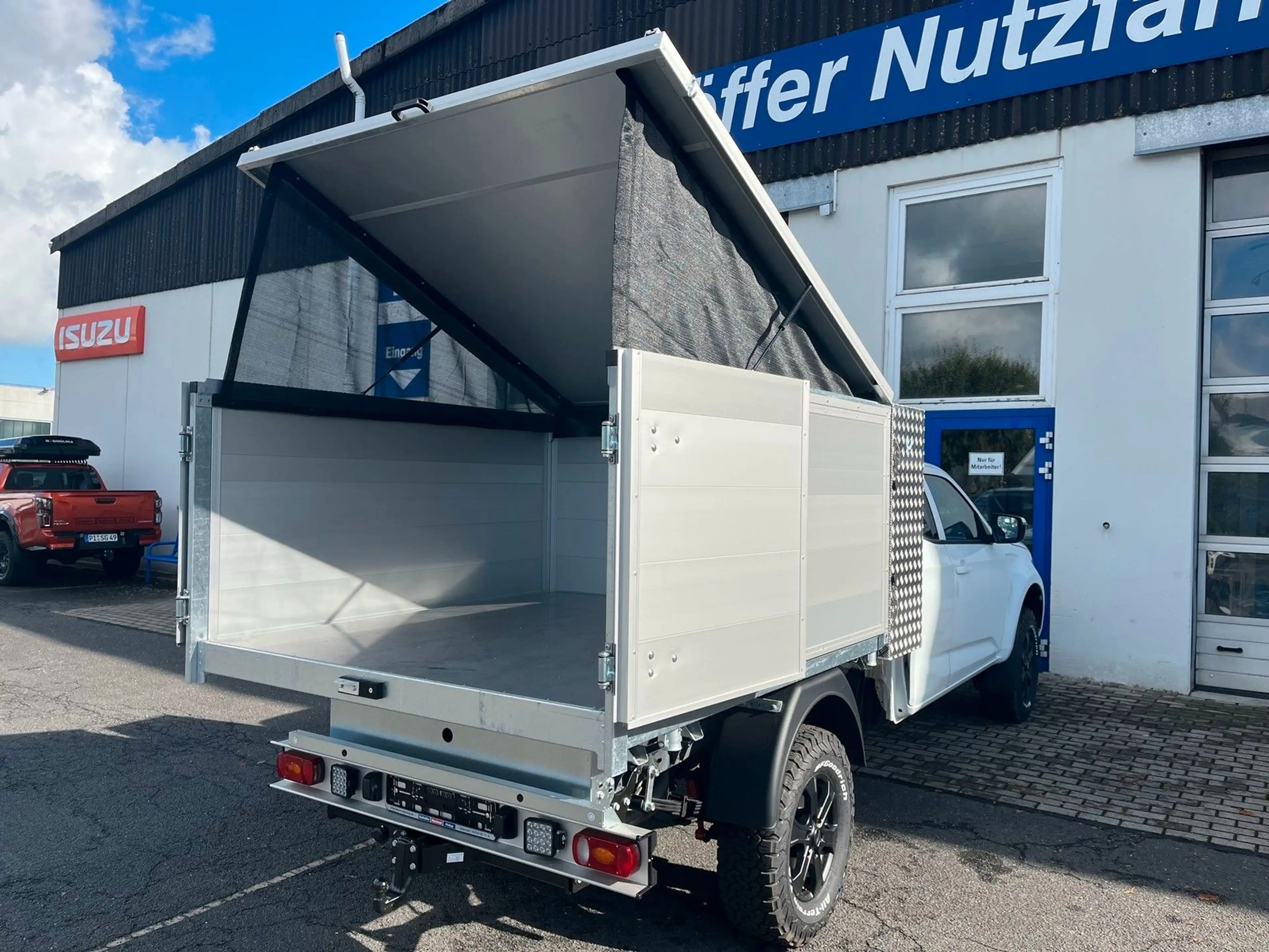 Isuzu D-Max BIG-MAX Space Cab LS AT + Häcksel +SOFORT+ — photo 9
