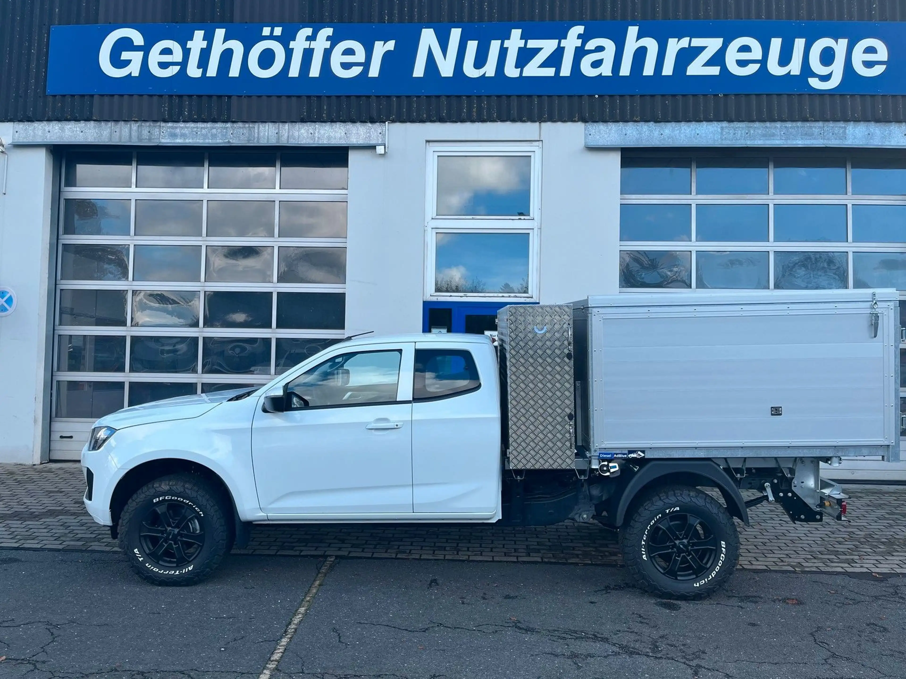 Isuzu D-Max BIG-MAX Space Cab LS AT + Häcksel +SOFORT+ — photo 2