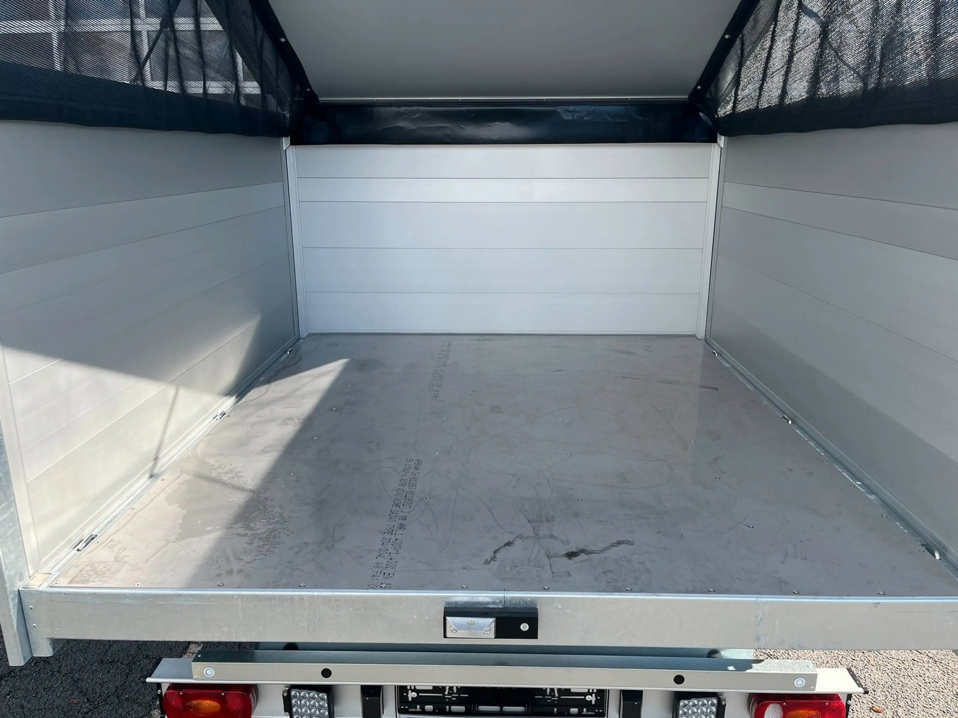 Isuzu D-Max BIG-MAX Space Cab LS AT + Häcksel +SOFORT+ — photo 11