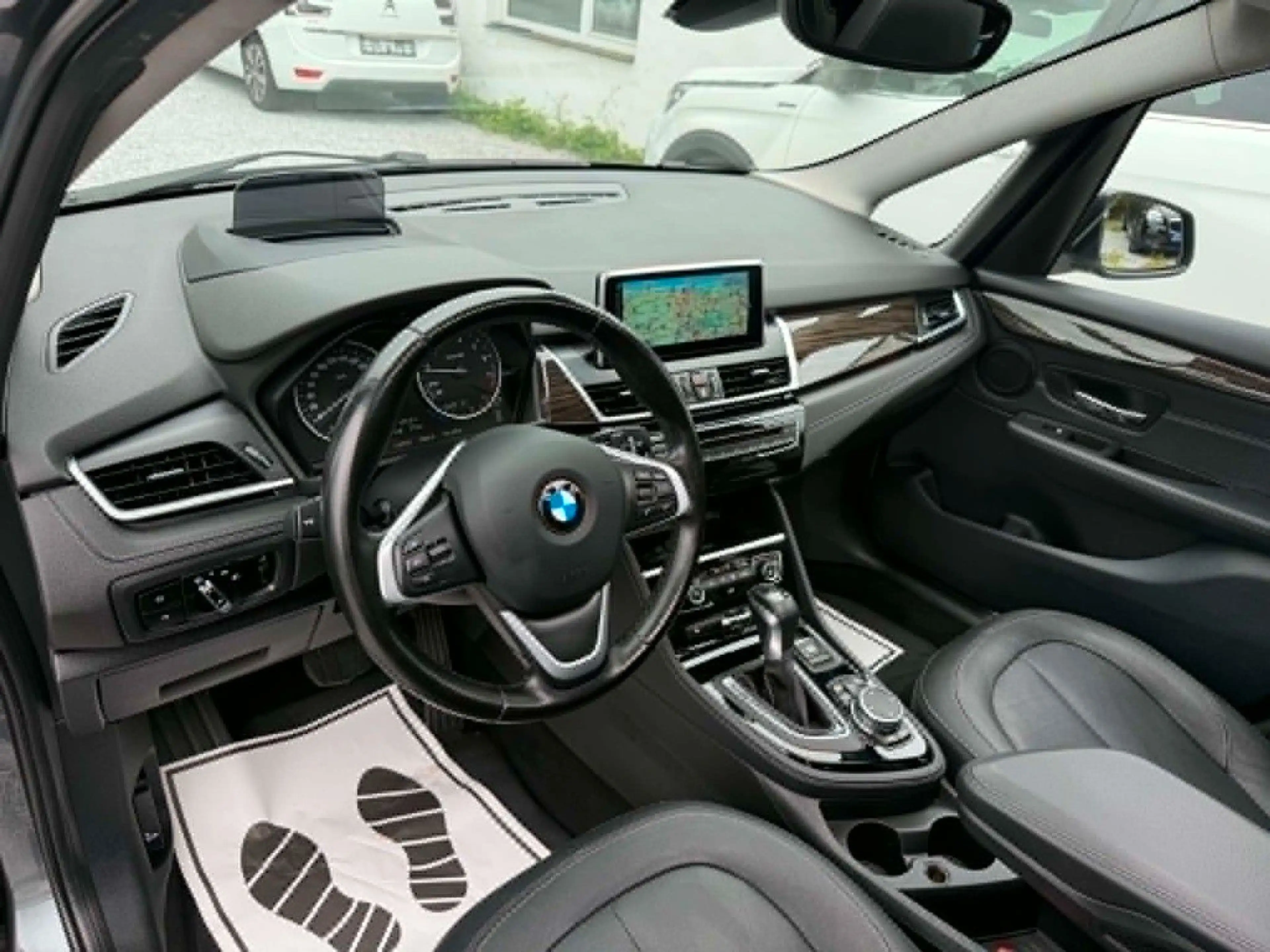BMW 220 i Gran Tourer Luxury Line 7 Sitzer Panorama — photo 7