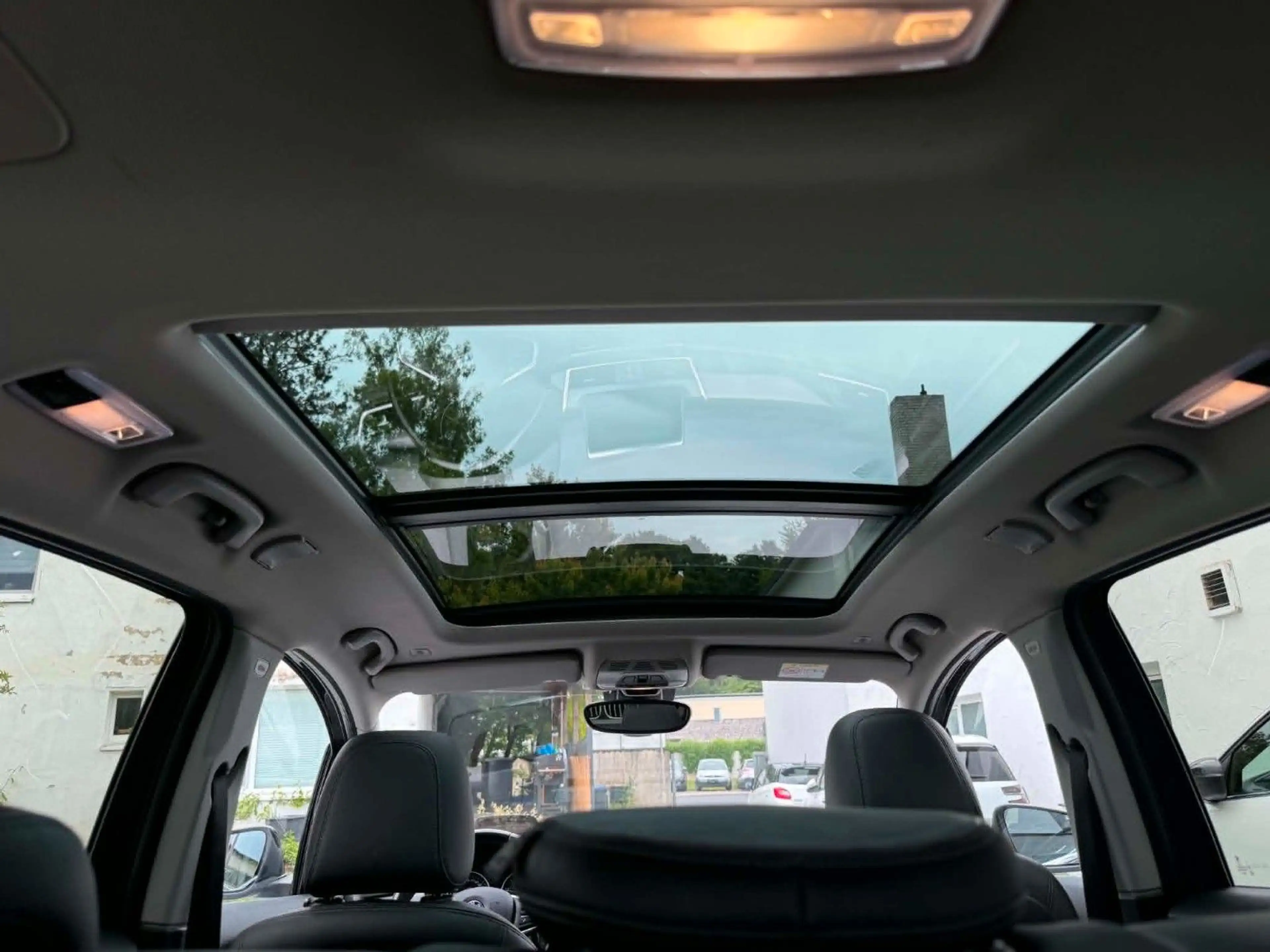 BMW 220 i Gran Tourer Luxury Line 7 Sitzer Panorama — photo 15