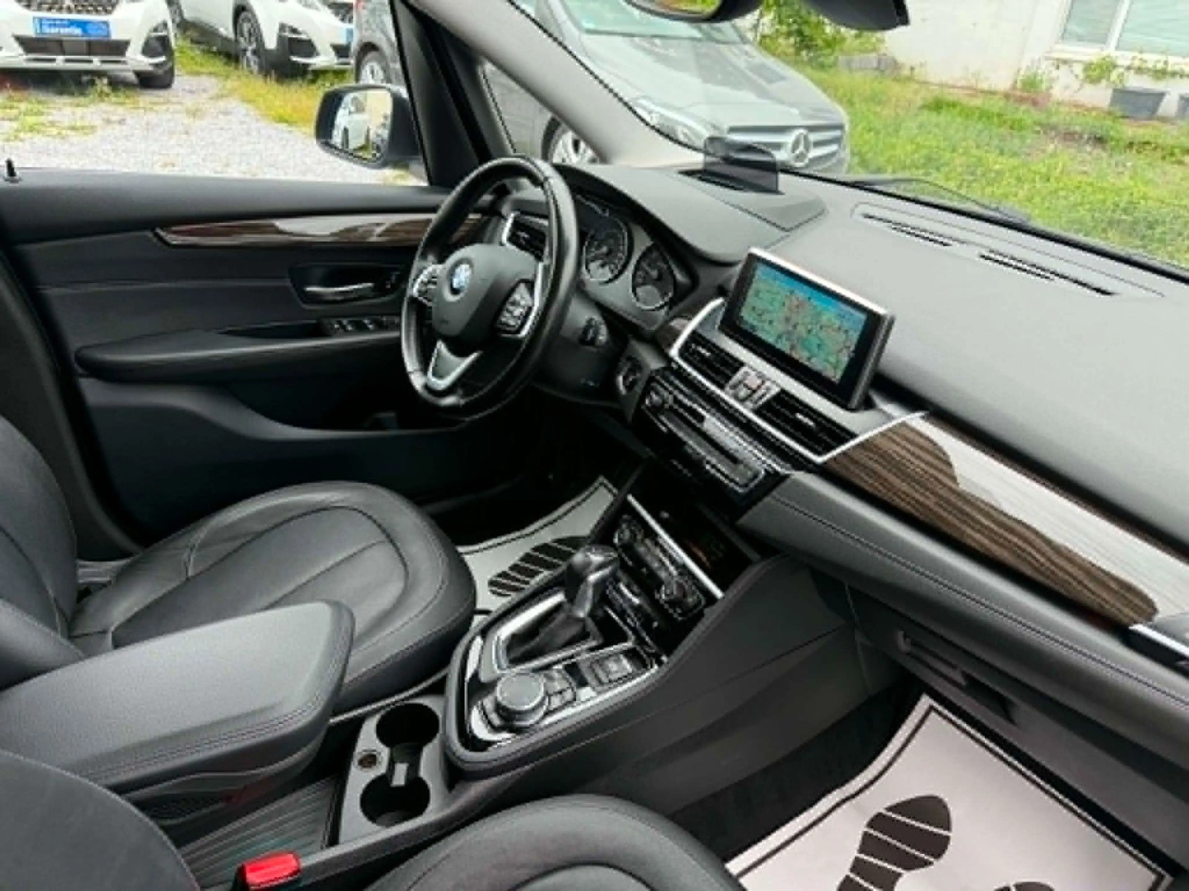 BMW 220 i Gran Tourer Luxury Line 7 Sitzer Panorama — photo 6
